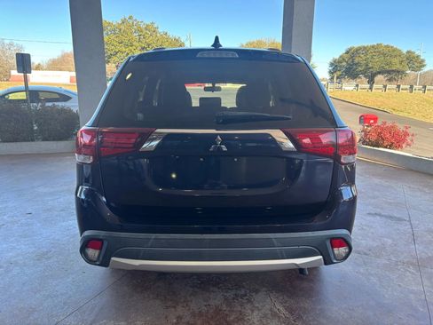 Used 2017 Mitsubishi Outlander SE image 5
