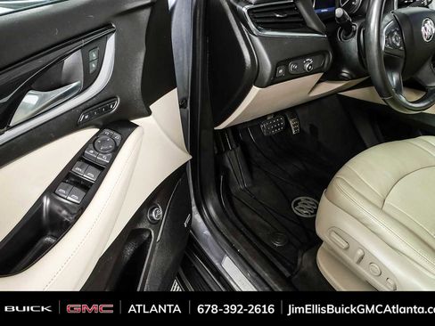 Used 2020 Buick Enclave Premium w/ Sun and Sites Package FWD image 8