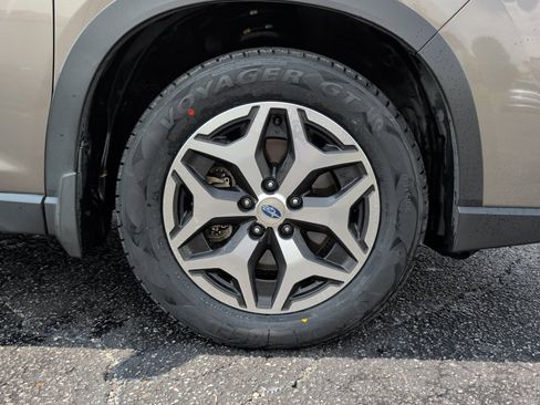 Used 2020 Subaru Forester Premium AWD/4WD image 29