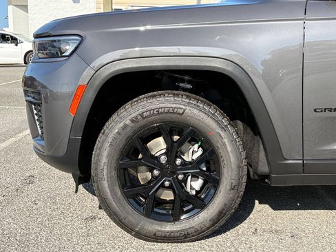 New 2026 Jeep Grand Cherokee Altitude RWD image 22
