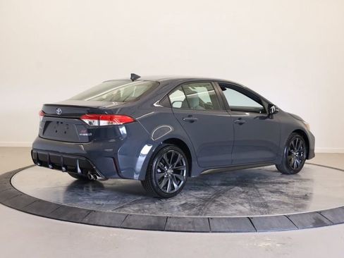 Used 2024 Toyota Corolla SE image 3