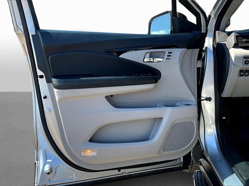 Used 2016 Honda Pilot Elite image 17
