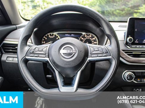 Used 2024 Nissan Altima 2.5 SV FWD image 23