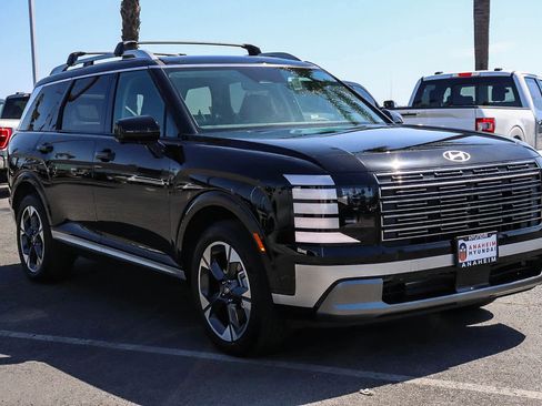 New 2026 Hyundai Palisade Limited FWD image 3