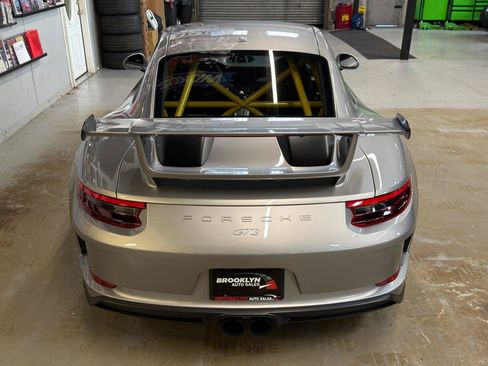 Used 2018 Porsche 911 GT3 RWD image 9