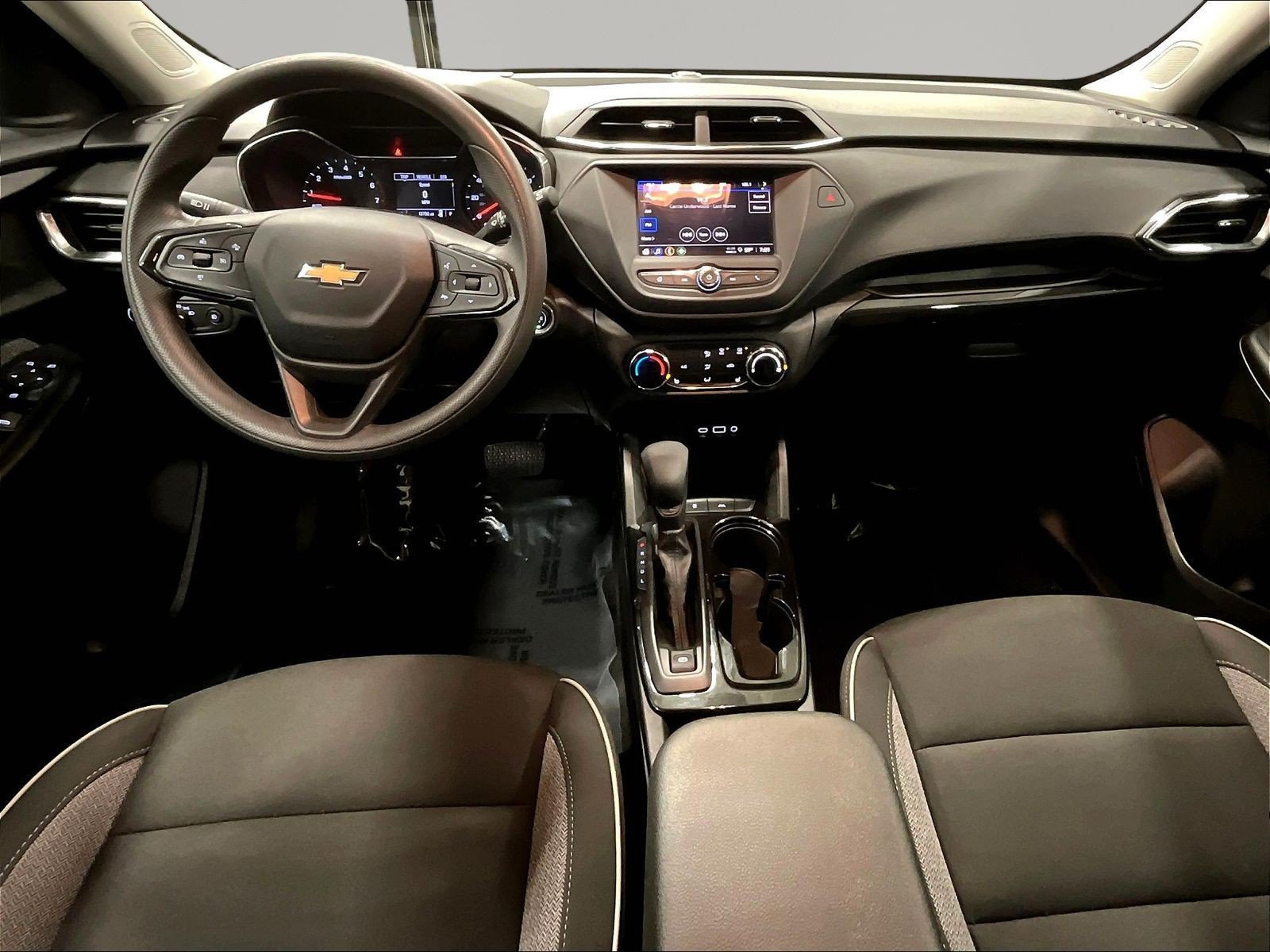 Used 2023 Chevrolet TrailBlazer LT FWD image 7