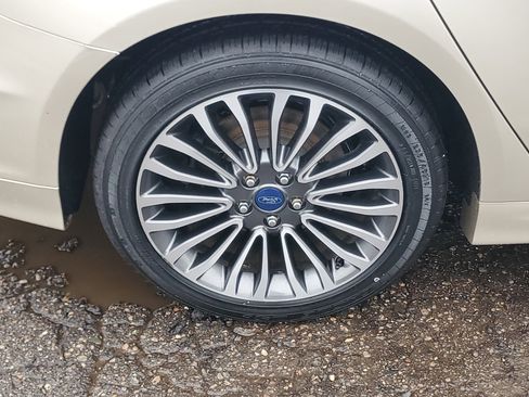 Used 2018 Ford Fusion SE w/ Fusion SE Technology Package image 7