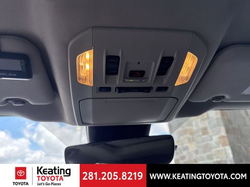 Used 2024 Toyota Highlander Limited image 24