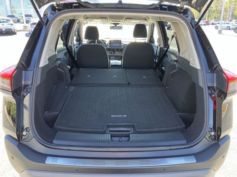 Used 2023 Nissan Rogue SV image 25