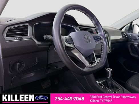Used 2024 Volkswagen Tiguan SE FWD image 10