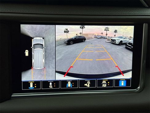 Used 2021 GMC Yukon Denali w/ Denali Premium Package image 36