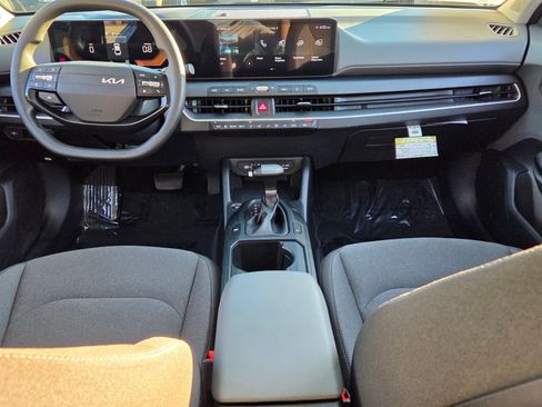 Used 2025 Kia K4 LXS image 8