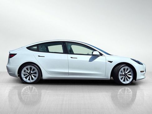 Used 2021 Tesla Model 3 Standard Range Plus RWD image 3