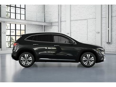New 2026 Mercedes-Benz GLA 250 4MATIC image 2