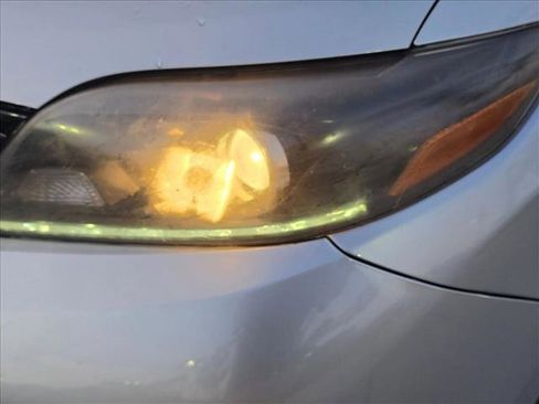 Used 2020 Toyota Sienna SE Premium w/ Nightshade Edition FWD image 5