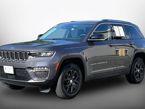 Used 2023 Jeep Grand Cherokee Limited AWD/4WD image 4