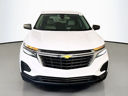 Used 2024 Chevrolet Equinox LS w/ LS Convenience Package FWD image 2