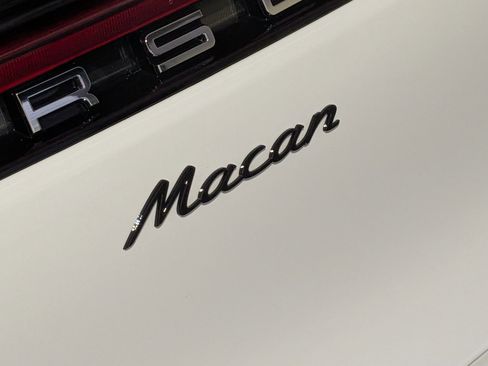 Certified 2026 Porsche Macan AWD/4WD image 15