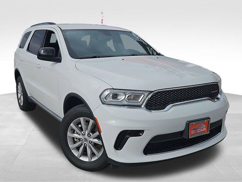 Used 2024 Dodge Durango SXT w/ 3rd Row Seating Group image 11