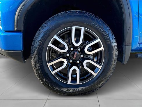 Used 2022 GMC Sierra 1500 AT4 image 38