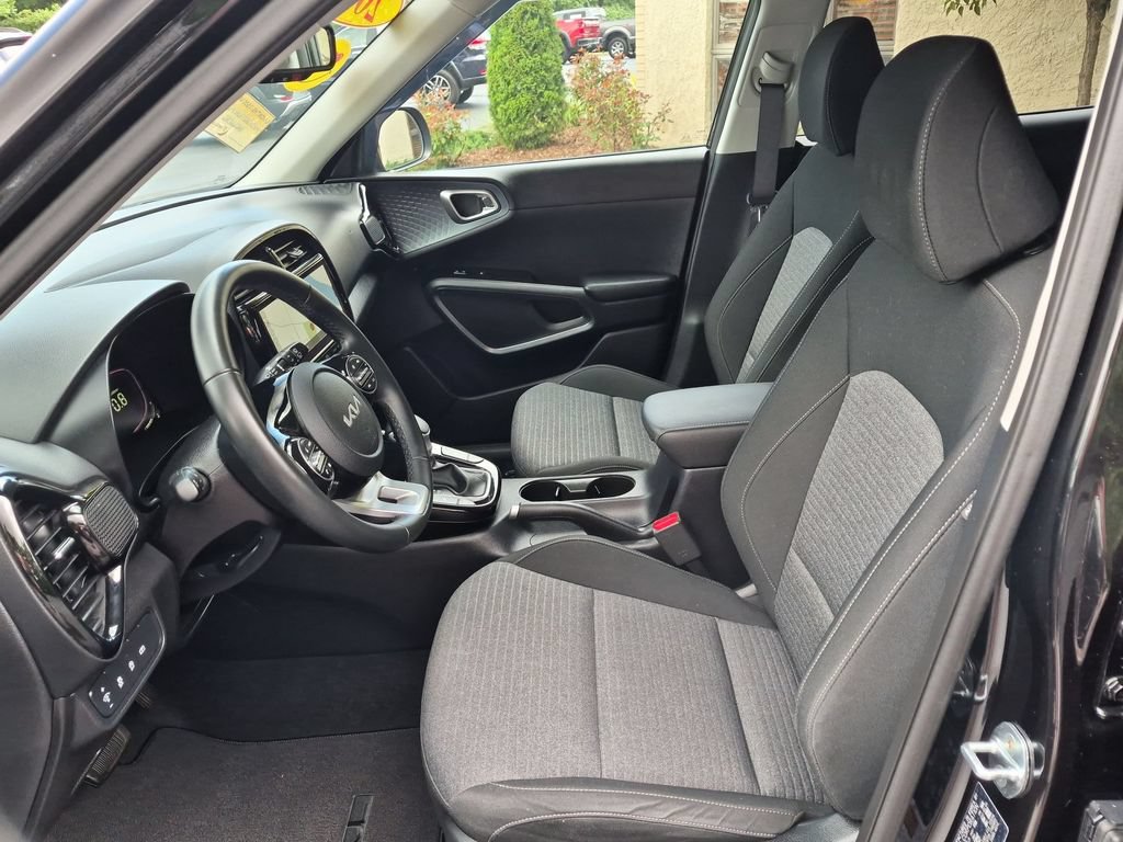Used 2023 Kia Soul EX FWD image 12