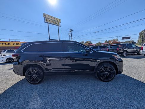 Used 2019 Toyota Highlander SE image 5