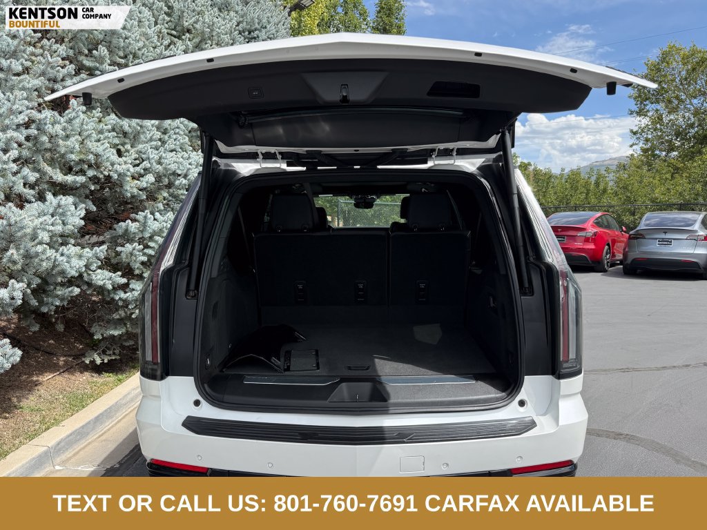 Used 2025 Cadillac Escalade ESV Sport w/ LPO, ONYX Package AWD/4WD image 36