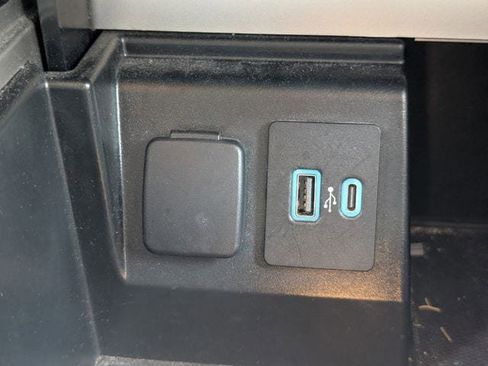 Used 2020 Ford Explorer XLT w/ Equipment Group 202A RWD image 18