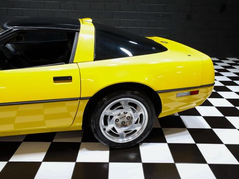 Used 1990 Chevrolet Corvette ZR-1 RWD image 29