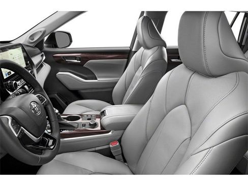 New 2025 Toyota Highlander Limited image 9