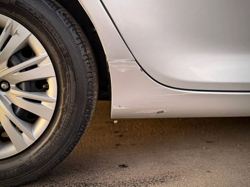 Used 2013 Toyota Camry L image 18