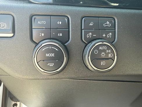 Used 2023 Chevrolet Silverado 1500 High Country AWD/4WD image 23