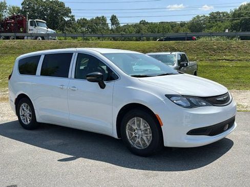 New 2026 Chrysler Voyager LX image 2