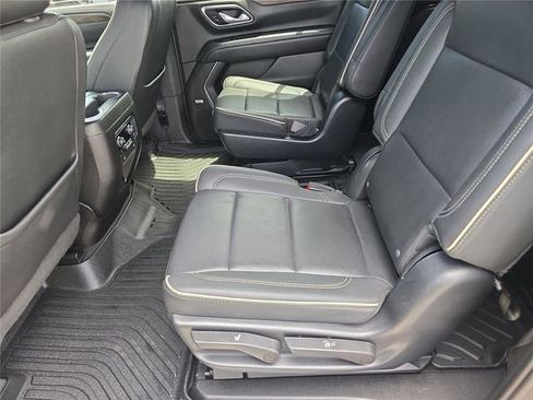 Used 2023 Chevrolet Suburban Premier AWD/4WD image 16