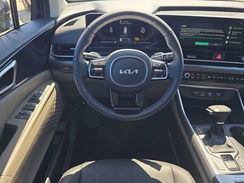 New 2026 Kia Carnival FWD image 13