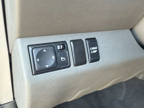 Used 2019 Nissan Frontier SV image 3