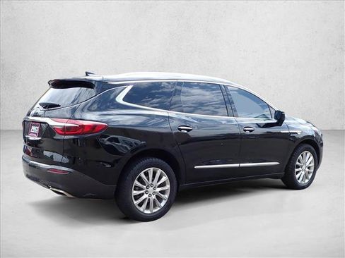 Used 2020 Buick Enclave Premium w/ Sun and Sites Package AWD/4WD image 4