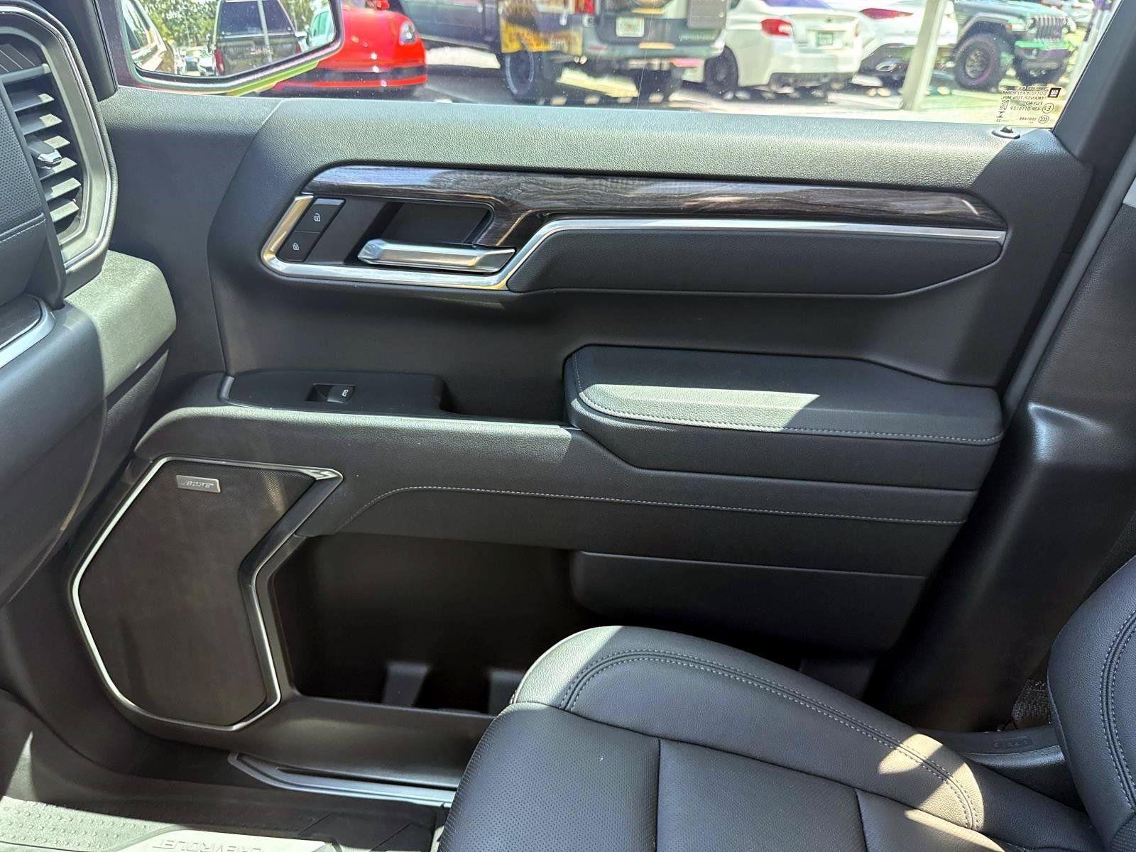Used 2025 Chevrolet Silverado 1500 LTZ w/ LTZ Premium Package RWD image 26