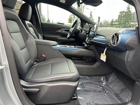 New 2026 Chevrolet Equinox EV LT image 10