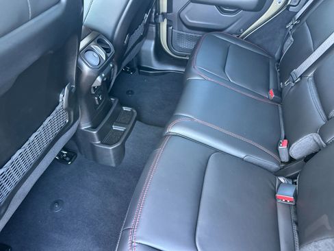 New 2026 Jeep Wrangler Unlimited Rubicon image 12