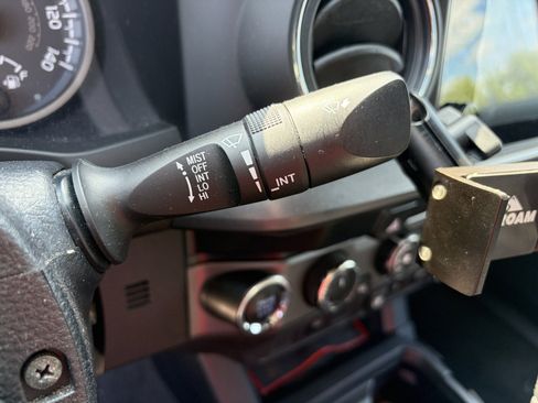 Used 2019 Toyota Tacoma TRD Sport AWD/4WD image 22