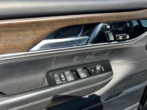 Used 2023 Jeep Grand Wagoneer Series II w/ Flexible Seating Group AWD/4WD image 33