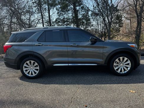 Used 2020 Ford Explorer Limited w/ Class III Trailer Tow Package image 3