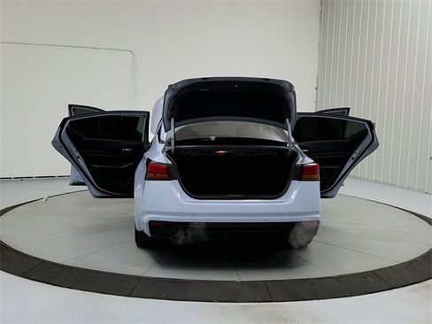 Used 2024 Nissan Altima 2.0 SR image 14