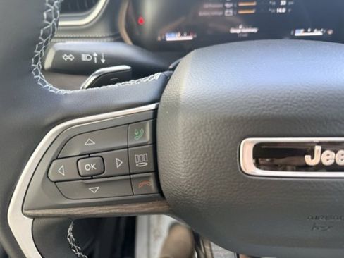 New 2025 Jeep Grand Cherokee Limited image 25