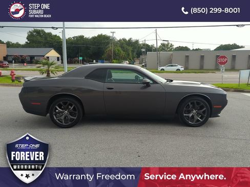 Used 2018 Dodge Challenger SXT Plus RWD image 8