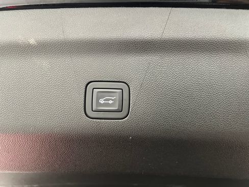 Used 2025 GMC Yukon Denali AWD/4WD image 49