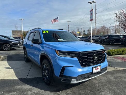 Used 2024 Honda Pilot TrailSport image 7