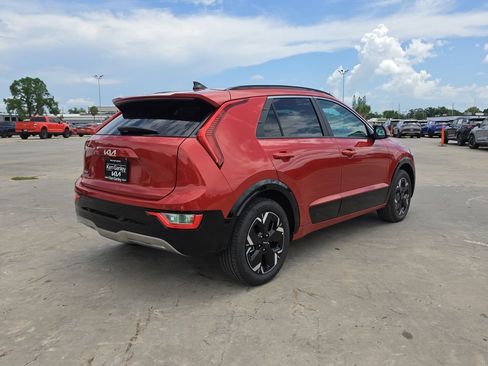 New 2026 Kia Niro Wind FWD image 8