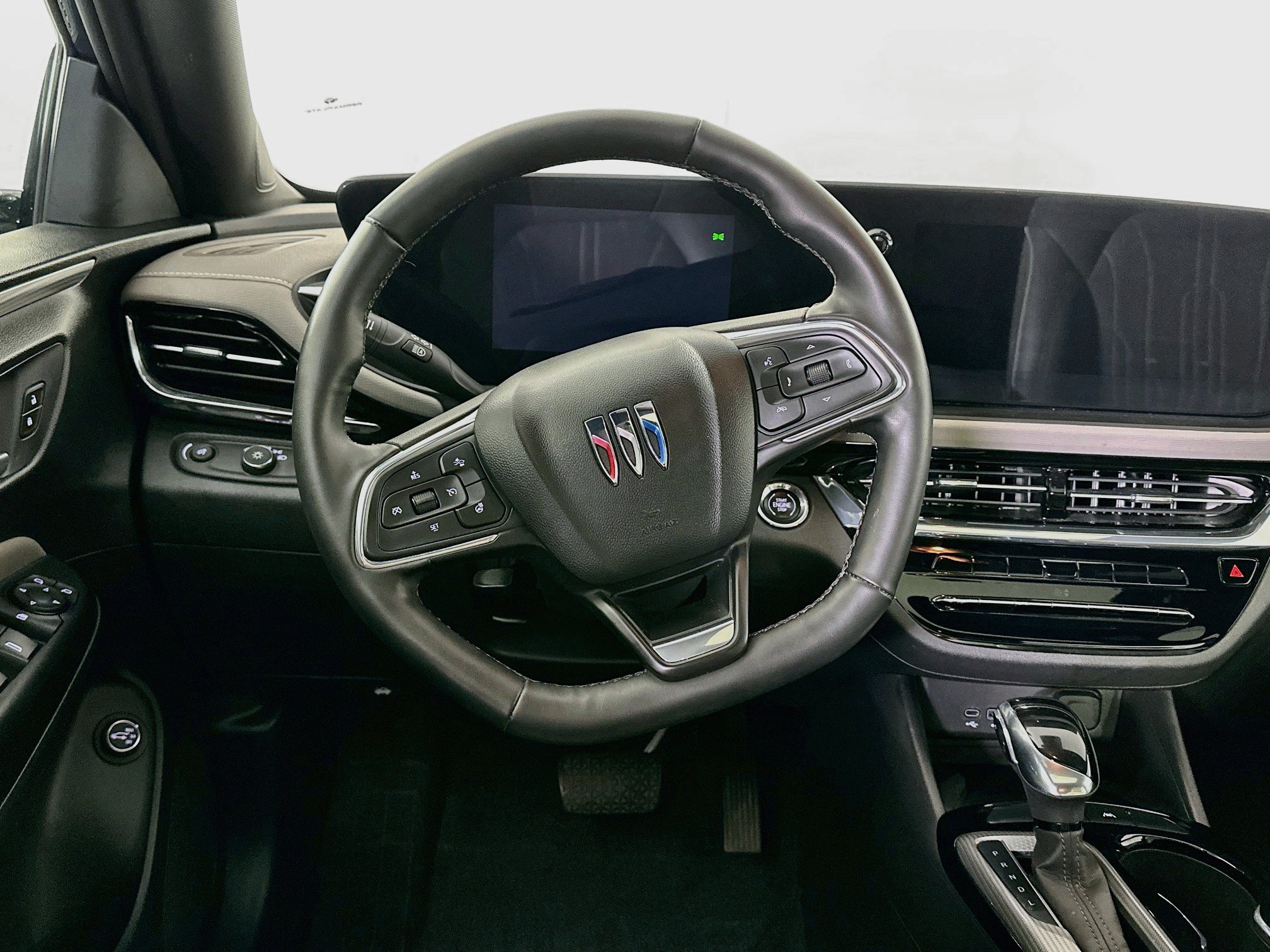 Used 2025 Buick Envista Avenir FWD image 18